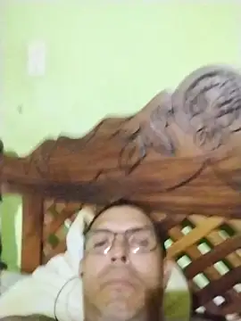 Snapshot of Alex011277 chatting on 10/24/25, 01:40 Alex011277 online show from 10/24/25, 01:40