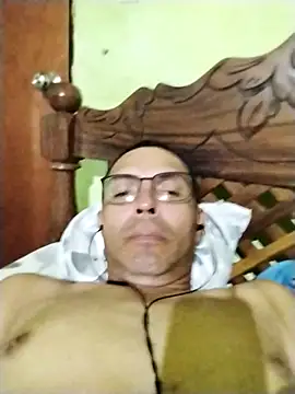 Snapshot of Alex011277 chatting on 11/21/25, 01:21 Alex011277 online show from 11/21/25, 01:21