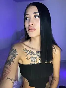 Snapshot of Cassie_howard_ chatting on 12/18/24, 04:09 Cassie howard online show from 12/18/24, 04:09