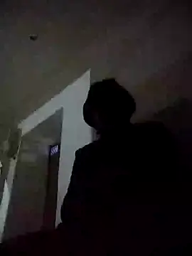 Snapshot of mllujjF chatting on 12/27/24, 07:57 mllujjF online show from 12/27/24, 07:57