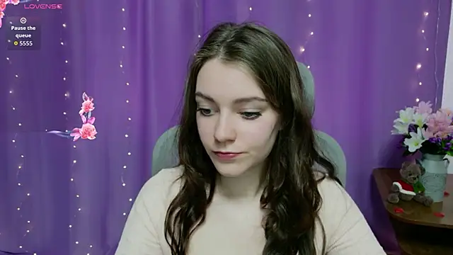 Snapshot of Lana__Cute_ chatting on 04/14/26, 01:17 Lana Cute online show from 04/14/26, 01:17