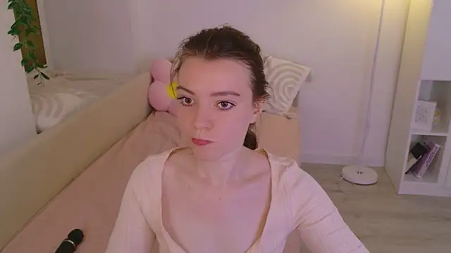 Snapshot of Lana__Cute_ chatting on 07/13/26, 02:20 Lana Cute online show from 07/13/26, 02:20