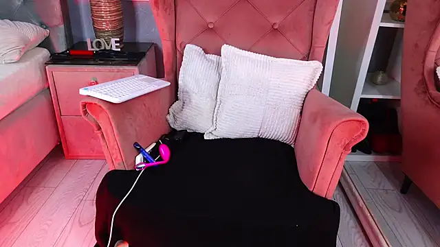 AQueenMonica online show from 09/09/25, 04:28