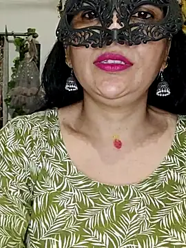 Snapshot of sexy_bhabhi69 chatting on 06/17/26, 09:12 sexy bhabhi69 online show from 06/17/26, 09:12