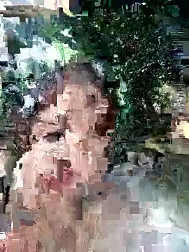 Snapshot of thamygomezz chatting on 10/04/25, 02:04 thamygomezz online show from 10/04/25, 02:04