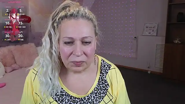 Penelope Pinky online show from 02/11/25, 02:35