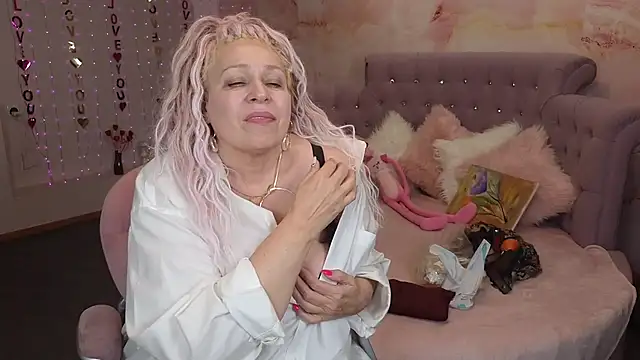 Penelope Pinky online show from 03/02/25, 08:40