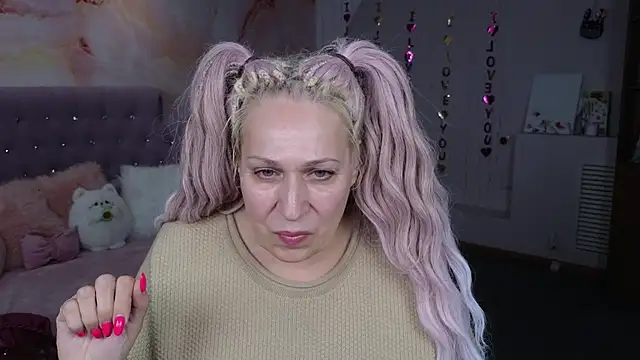 Penelope Pinky online show from 03/19/25, 05:17