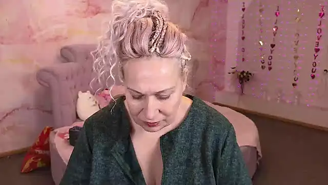 Penelope Pinky online show from 10/08/25, 08:56