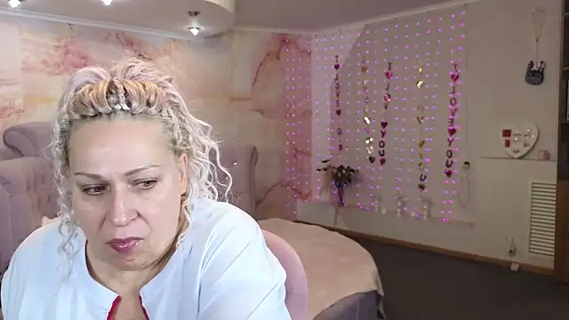 Penelope Pinky online show from 10/10/25, 11:09