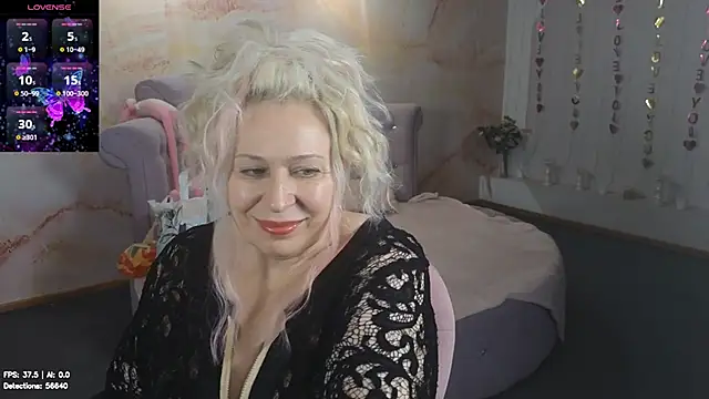 Snapshot of Penelope_Pinky chatting on 06/25/26, 01:26 Penelope Pinky online show from 06/25/26, 01:26