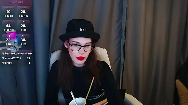 Snapshot of Cassie_Bae chatting on 03/05/25, 10:54 Cassie Bae online show from 03/05/25, 10:54