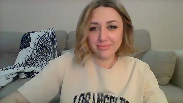 Snapshot of VickyLove047 chatting on 01/02/25, 07:33 VickyLove047 online show from 01/02/25, 07:33