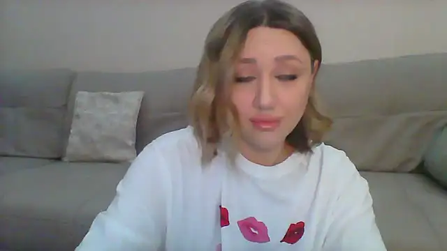 Snapshot of VickyLove047 chatting on 03/23/25, 03:43 VickyLove047 online show from 03/23/25, 03:43