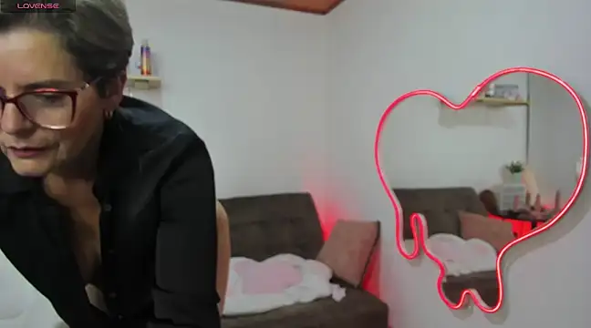 Adeellee  online show from 01/15/25, 04:15