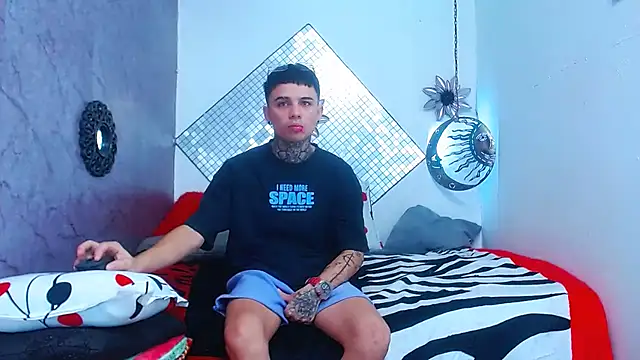 exotic hot couple online show from 02/24/25, 09:09