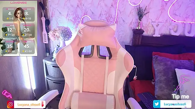 LucyanaSilva online show from 11/06/25, 04:19