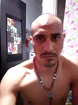 Snapshot of NewBe9D9 chatting on 03/14/25, 08:42 NewBe9D9 online show from 03/14/25, 08:42