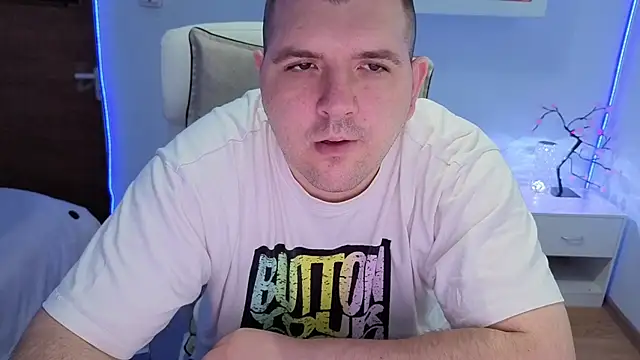 Snapshot of JasonJacks chatting on 06/14/26, 04:14 JasonJacks online show from 06/14/26, 04:14