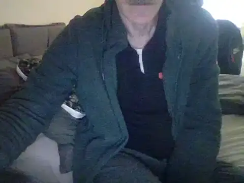 Snapshot of farock chatting on 01/15/25, 07:37 farock online show from 01/15/25, 07:37