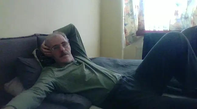 Snapshot of farock chatting on 02/02/25, 08:46 farock online show from 02/02/25, 08:46