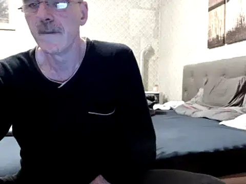 Snapshot of farock chatting on 03/22/25, 10:48 farock online show from 03/22/25, 10:48