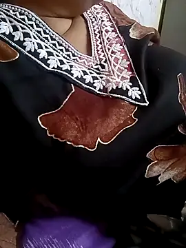 sunita-doll online show from 12/21/25, 10:11