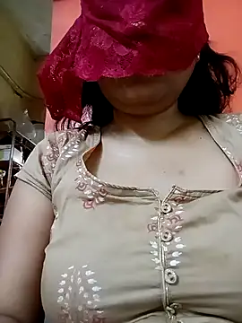 Snapshot of sunita-doll chatting on 03/17/26, 01:43 sunita-doll online show from 03/17/26, 01:43