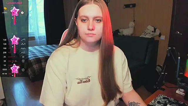 Snapshot of Alice_Dreamgirl_ chatting on 11/17/25, 12:00 Alice Dreamgirl online show from 11/17/25, 12:00