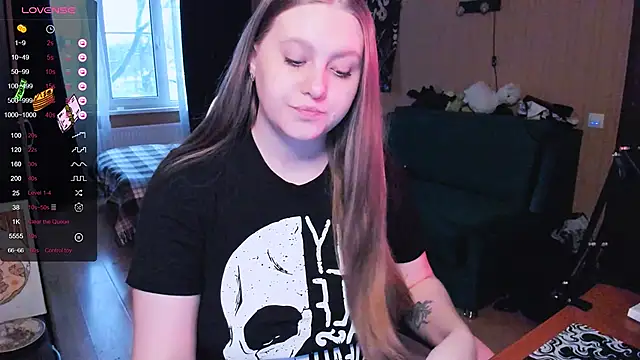 Snapshot of Alice_Dreamgirl_ chatting on 11/25/25, 12:05 Alice Dreamgirl online show from 11/25/25, 12:05