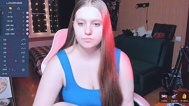 Snapshot of Alice_Dreamgirl_ chatting on 11/30/25, 01:59 Alice Dreamgirl online show from 11/30/25, 01:59