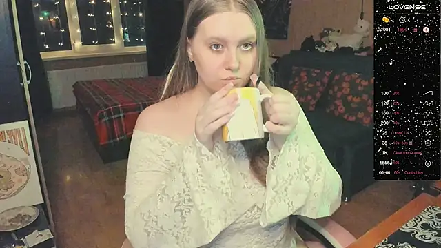 Snapshot of Alice_Dreamgirl_ chatting on 12/19/25, 01:40 Alice Dreamgirl online show from 12/19/25, 01:40