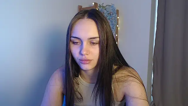 Snapshot of IrinaShayk18 chatting on 01/05/25, 08:54 IrinaShayk18 online show from 01/05/25, 08:54