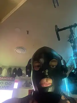 Snapshot of kinkycdslutsv chatting on 02/09/25, 02:28 kinkycdslutsv online show from 02/09/25, 02:28