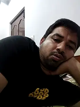 Snapshot of thagun chatting on 12/28/24, 01:17 thagun online show from 12/28/24, 01:17
