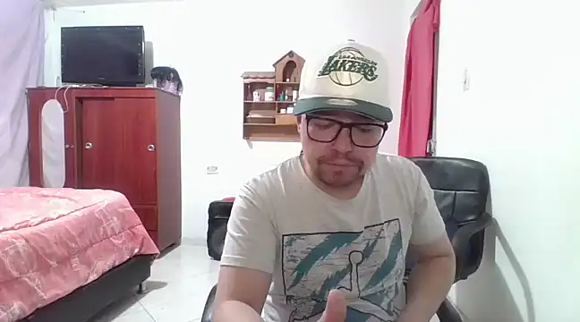 Snapshot of pecadodulce123 chatting on 02/01/25, 02:47 pecadodulce123 online show from 02/01/25, 02:47