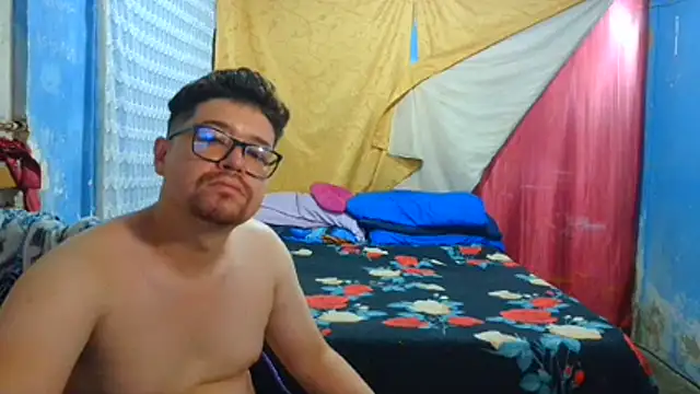 Snapshot of pecadodulce123 chatting on 06/19/26, 10:35 pecadodulce123 online show from 06/19/26, 10:35