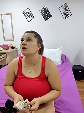 Snapshot of Miss_balloonsmila chatting on 02/13/25, 09:17 Miss balloonsmila online show from 02/13/25, 09:17