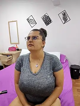 Snapshot of Miss_balloonsmila chatting on 02/28/25, 09:55 Miss balloonsmila online show from 02/28/25, 09:55