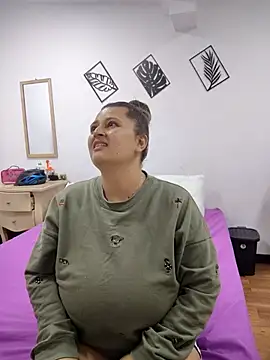 Snapshot of Miss_balloonsmila chatting on 03/04/25, 11:11 Miss balloonsmila online show from 03/04/25, 11:11