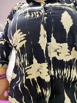 Snapshot of Miss_balloonsmila chatting on 11/15/25, 03:59 Miss balloonsmila online show from 11/15/25, 03:59