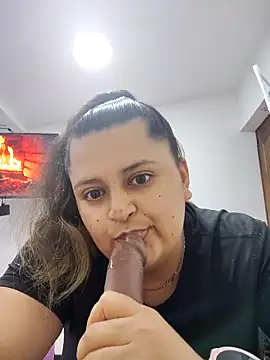 Snapshot of Miss_balloonsmila chatting on 11/16/25, 11:10 Miss balloonsmila online show from 11/16/25, 11:10