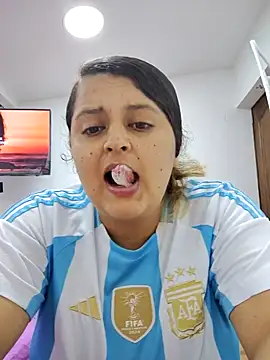 Snapshot of Miss_balloonsmila chatting on 11/20/25, 03:28 Miss balloonsmila online show from 11/20/25, 03:28