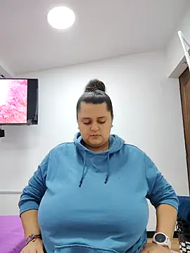 Snapshot of Miss_balloonsmila chatting on 11/23/25, 02:55 Miss balloonsmila online show from 11/23/25, 02:55