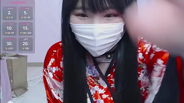Snapshot of KARATE_HONO chatting on 01/10/25, 03:29 KARATE HONO online show from 01/10/25, 03:29