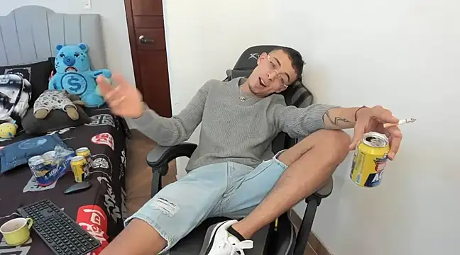 twink latino5 online show from 12/25/24, 04:22