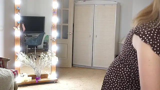 moonlight4u online show from 04/12/26, 04:06