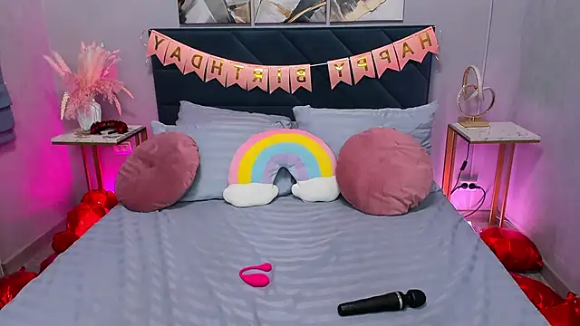 Snapshot of Curvy_Dynamite_ chatting on 03/11/26, 01:11 Curvy Dynamite online show from 03/11/26, 01:11