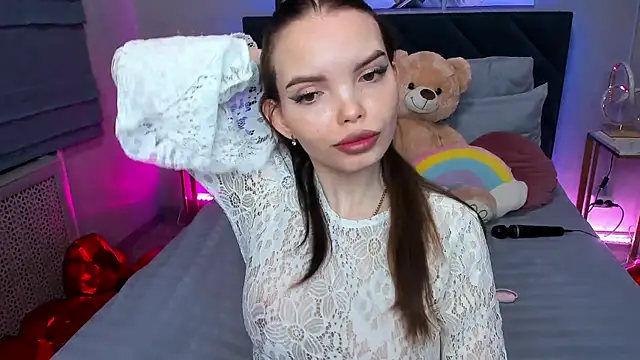 Snapshot of Curvy_Dynamite_ chatting on 03/17/26, 01:10 Curvy Dynamite online show from 03/17/26, 01:10