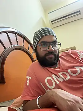 Arsh Loves Luv online show from 12/26/24, 07:49